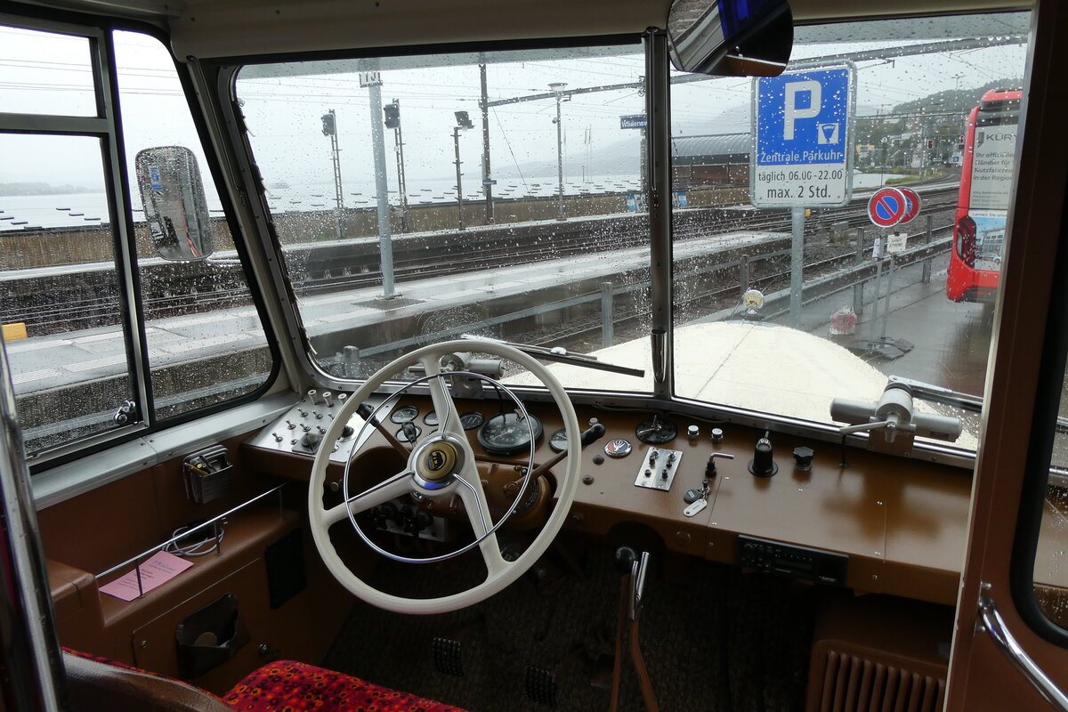 (280'707) - Bamert, Wollerau - SZ 200'094 - Berna/Tscher (ex Blattmann, Wollerau) am 27. September 2025 beim Bahnhof Wdenswil (Innenaufnahme)