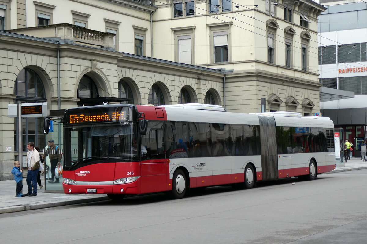 (280'804) - SW Winterthur - Nr. 345/ZH 766'345 - Solaris am 27. September 2025 beim Hauptbahnhof Winterthur