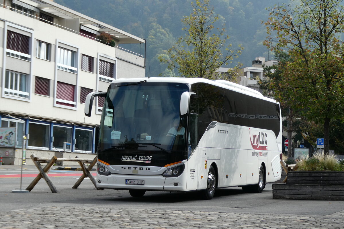 (280'849) - Aus Kroatien: Nikolic, Dulovac - DA 218-HM - Setra am 1. Oktober 2025 in Thun, Berntorplatz