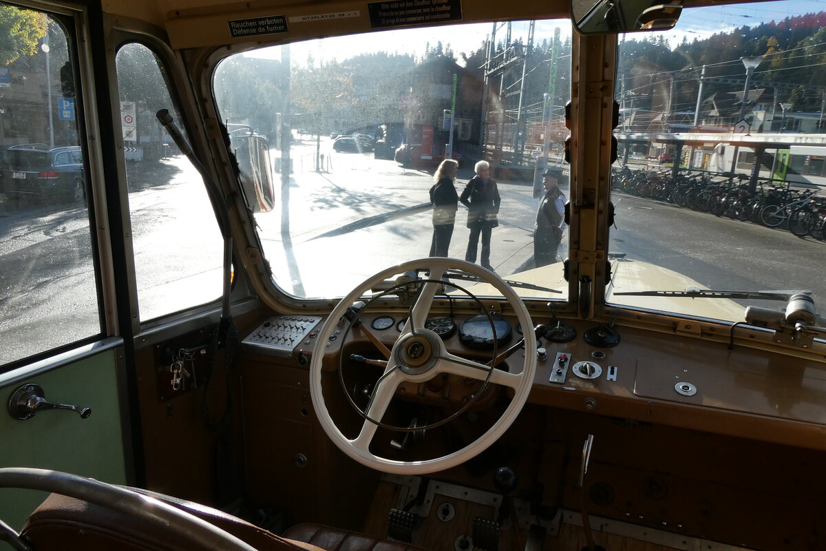 (280'989) - Steiner, Messen - SO 20'142 - Berna/Hess (ex Brtschi, Biberen) am 5. Oktober 2025 beim Bahnhof Langnau (Innenaufnahme)