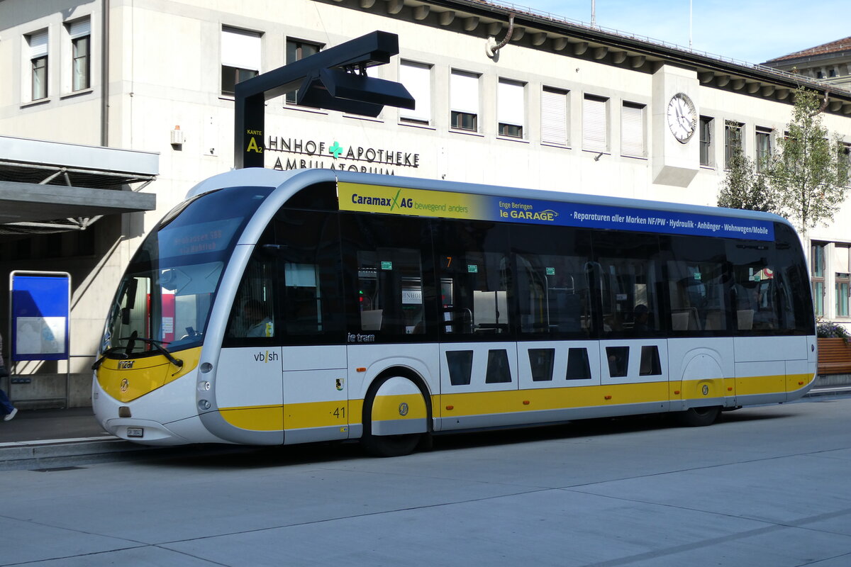 (281'100) - VBSH Schaffhausen - Nr. 41/SH 38'041 - eIrizar am 10. Oktober 2025 beim Bahnhof Schaffhausen