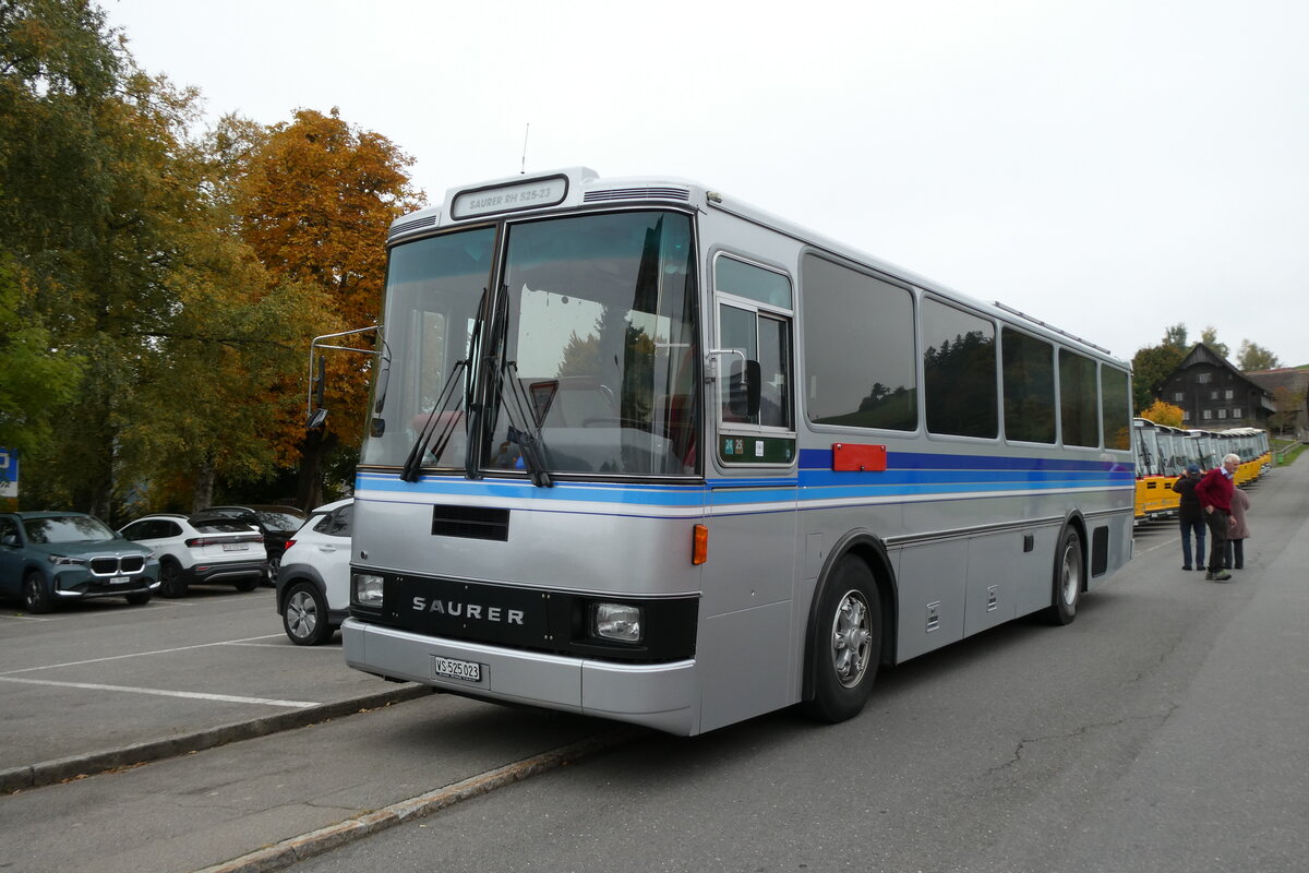 (281'335) - Pralong, Euseigne - VS 525'023 - Saurer/Lauber (ex Osterholt, Veysonnaz; ex SAPJV, L'Isle Nr. 70/PID 1302) am 12. Oktober 2025 in Schwarzenberg, Rssli