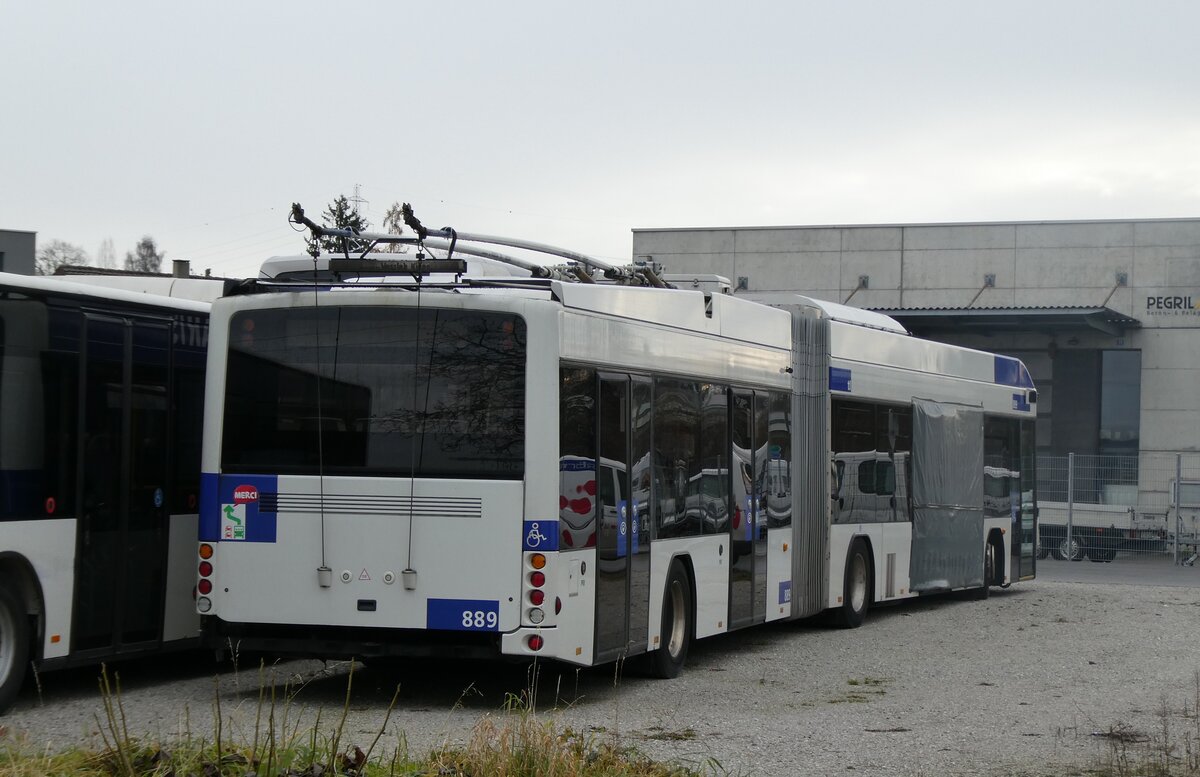 (282'822) - TL Lausanne - Nr. 889 - Hess/Hess Gelenktrolleybus am 6. Dezember 2025 in Kerzers, Murtenstrasse