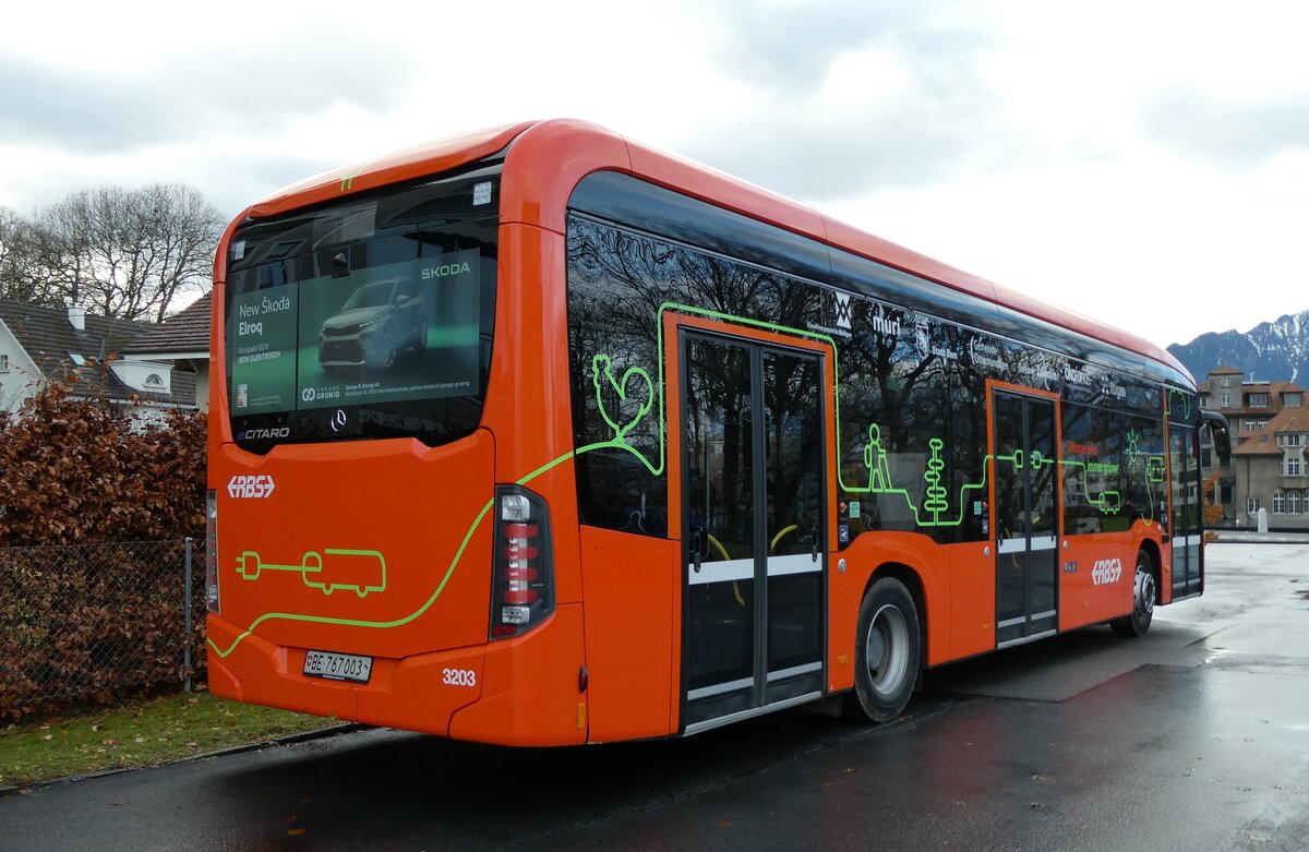 (282'913) - RBS Worblaufen - Nr. 3/BE 767'003 - eMercedes am 8. Dezember 2025 in Thun, Garage STI