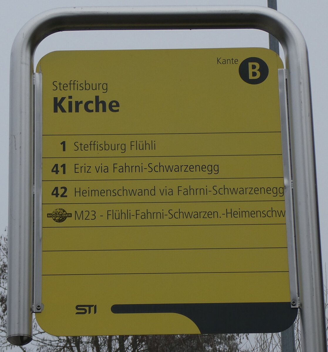 (283'161) - STI-Haltestellenschild - Steffisburg, Kirche - am 14. Dezember 2025