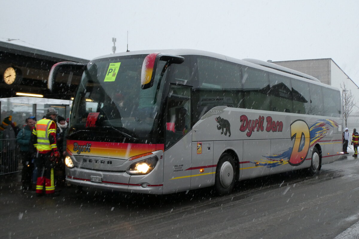 (283'818) - Dysli, Bern - Nr. 25/BE 147'160 - Setra am 10. Januar 2026 beim Bahnhof Frutigen