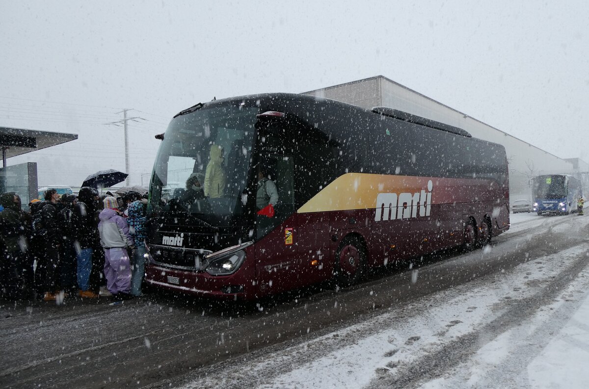 (283'867) - Marti, Kallnach - Nr. 18/BE 572'218 - Setra am 10. Januar 2026 beim Bahnhof Frutigen