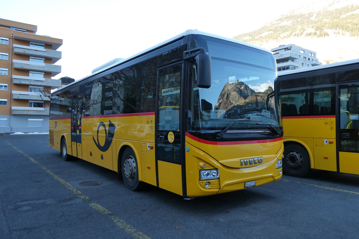 (284'158) - PostAuto Wallis - VS 432'710/PID 10'277 - Iveco am 15. Januar 2026 in Brig, Garage
