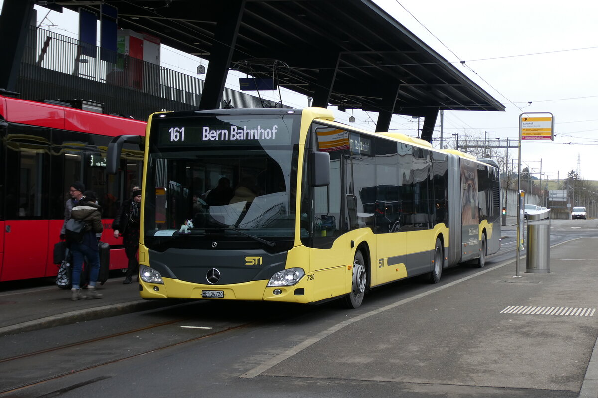 &284'532) - STI Thun - Nr. 720/BE 904'720 - Mercedes am 31. Januar 2026 beim Bahnhof Bern Br�nnen Westside