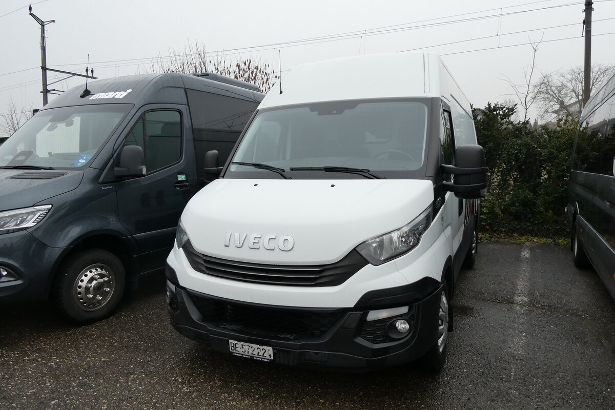 (284'728) - Marti, Kallnach - Nr. 120/BE 572'224 - Iveco am 7. Februar 2026 in Kallnach, Car-Terminal