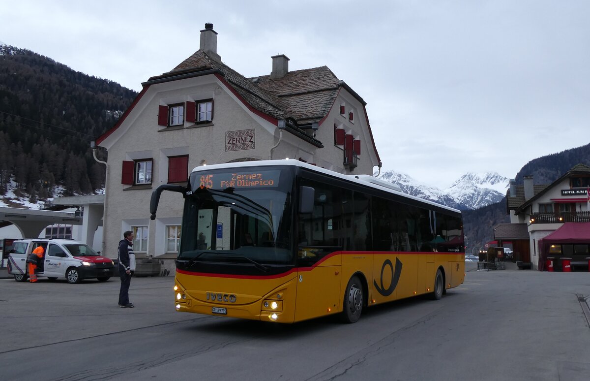(284'856) - PostAuto Graub�nden - GR 179'715/PID 11'284 - Iveco am 14. Februar 2026 beim Bahnhof Zernez