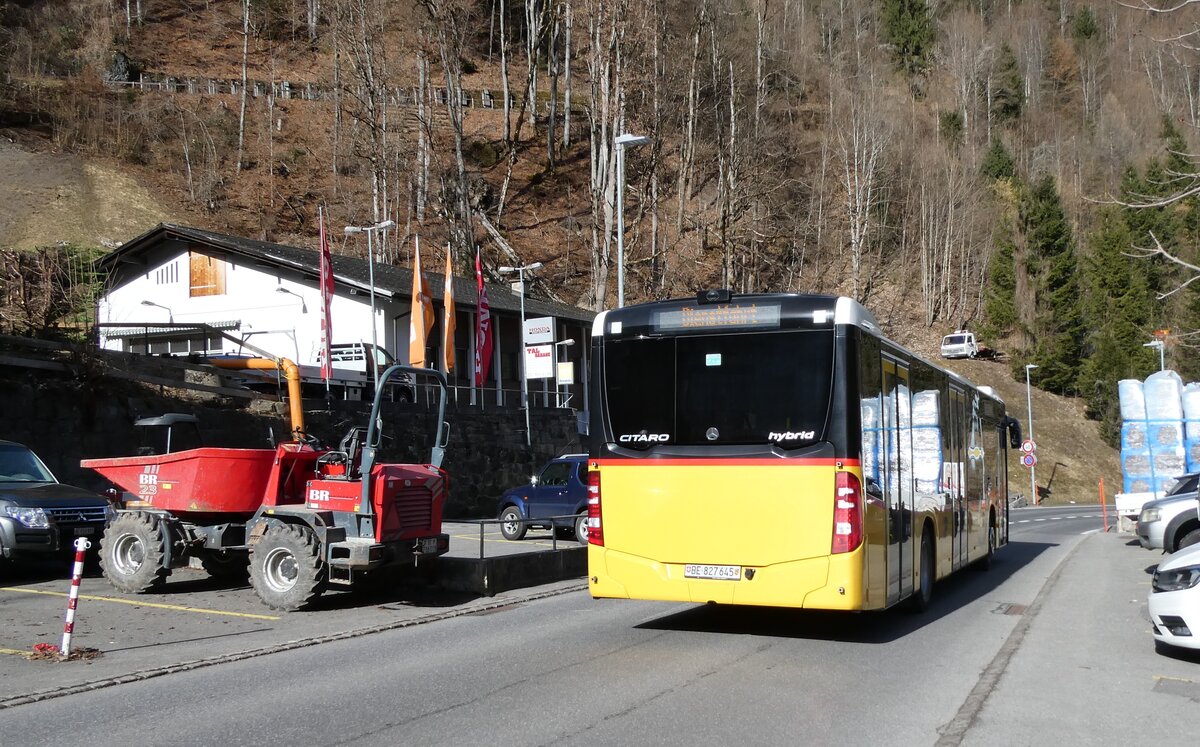 (285'212) - PostAuto Bern - BE 827'645/PID 11'426 - Mercedes am 5. M�rz 2026 beim Bahnhof Lauterbrunnen