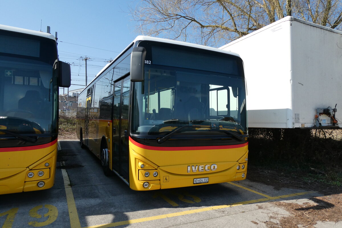 (285'597) - CarPostal Ouest - VD 604'332/PID 11'482 - Iveco am 21. M�rz 2026 in Yverdon, Garage