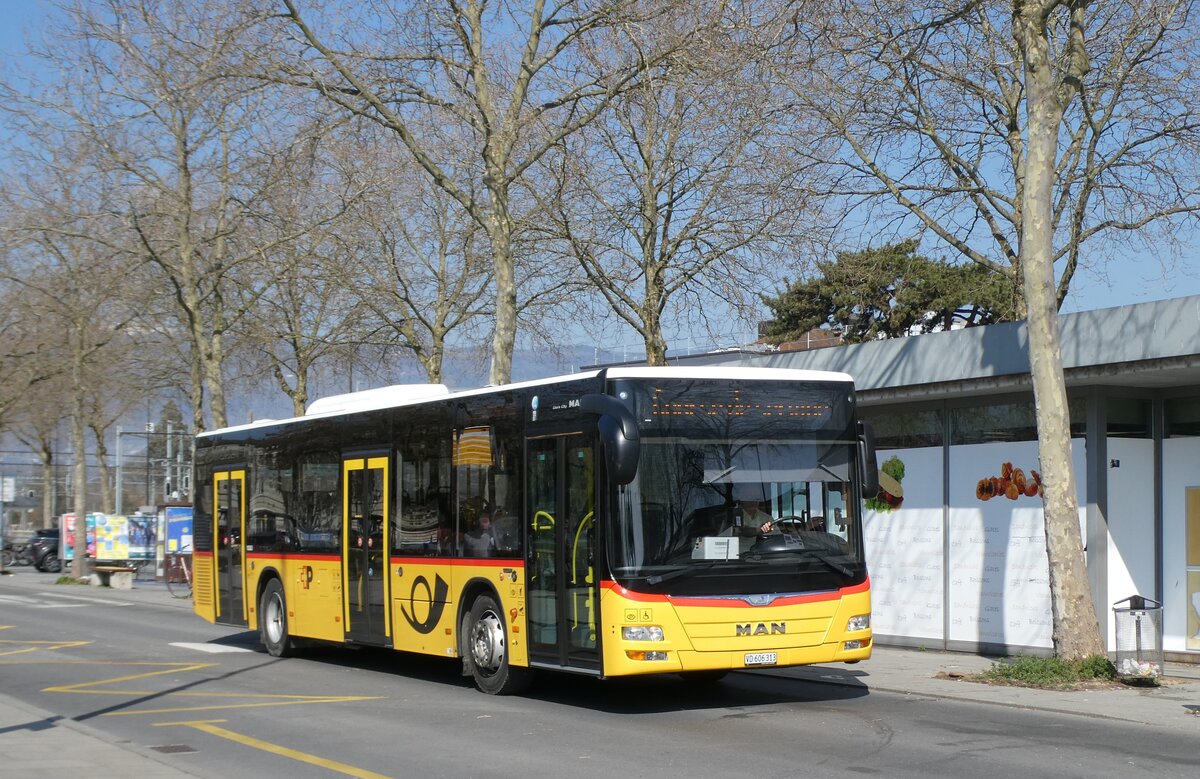(285'621) - CarPostal Ouest - VD 606'313/PID 10'263 - MAN (ex JU 51'293; ex Nr. 59) am 21. M�rz 2026 beim Bahnhof Yverdon