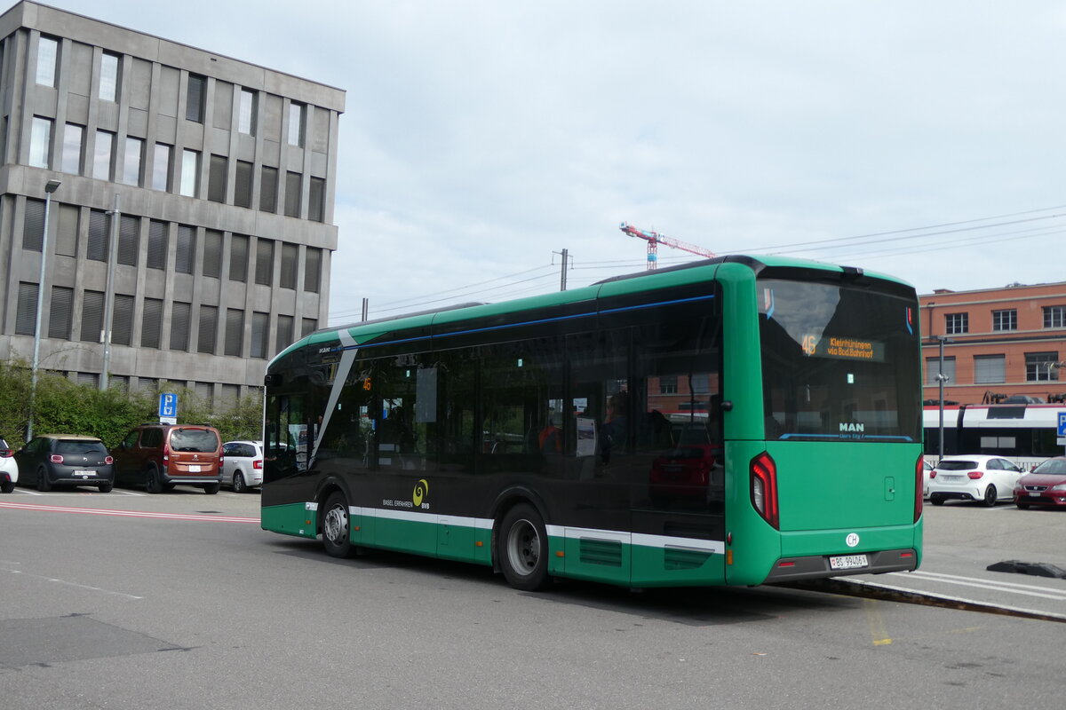 (286'138) - MAB Basel - Nr. 4406/BS 99'406 - eMAN am 16. April 2026 beim Bahnhof Muttenz