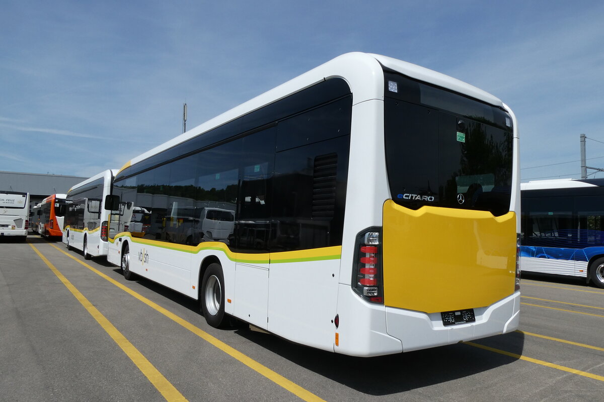 (286'675) - VBSH Schaffhausen - Nr. 215 - eMercedes am 2. Mai 2026 in Winterthur, Daimler Buses