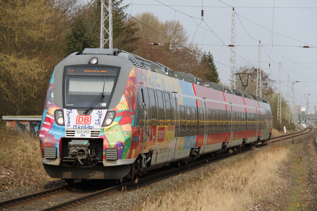 442 354 als S1 von Warnemünde nach Rostock Hbf bei der Einfahrt im Haltepunkt Rostock-Bramow.01.04.2017