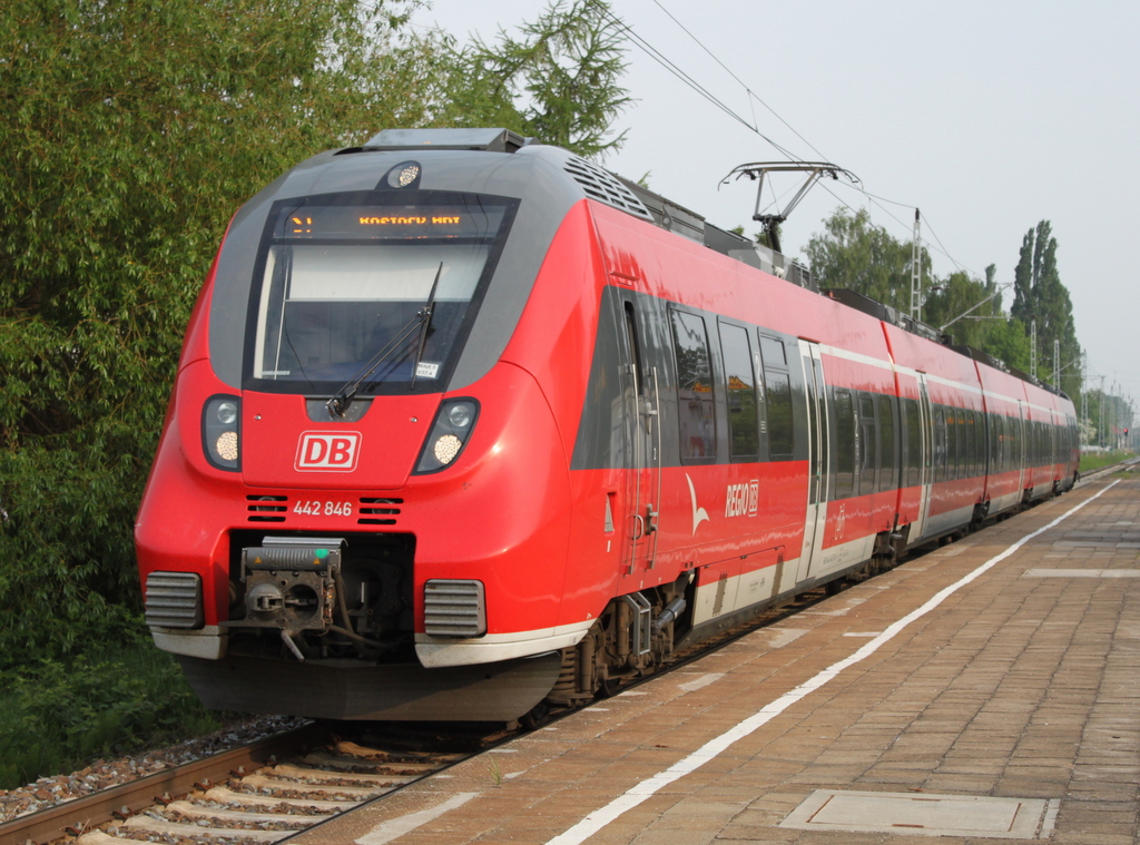 442 846 als S1(Warnem�nde-Rostock)bei der Einfahrt im Haltepunkt Rostock-Holbeinplatz.20.05.2016