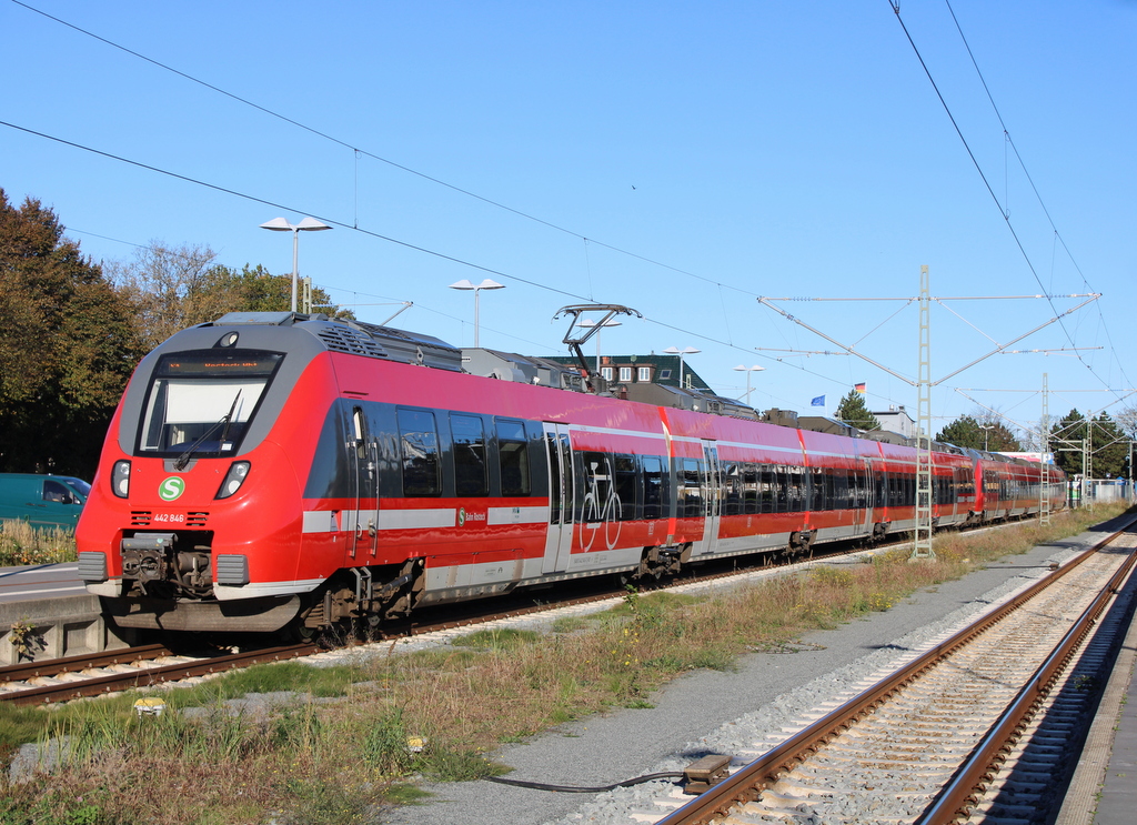442 846 stand als S1(Warnemünde-Rostock)in Warnemünde.18.10.2025