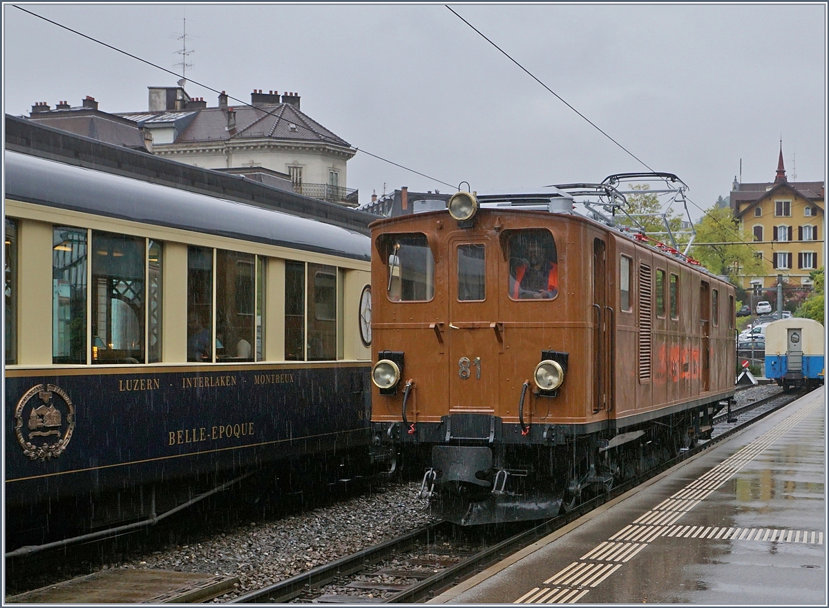 50 Jahre Blonay Chamby - MEGA BERNINA FESTIVAL:  Bündner Tag im Saaneland : Zu den edlen MOB  Belle Epoque  Wagen passt die RhB Ge 4/4 181 (bei der BC nun als Bernina Bahn BB Ge 4/4 81 im Einsatz) ganz gut, wurde sich doch damals für solche  noble  Züge angeschafft.
14. Sept. 2018