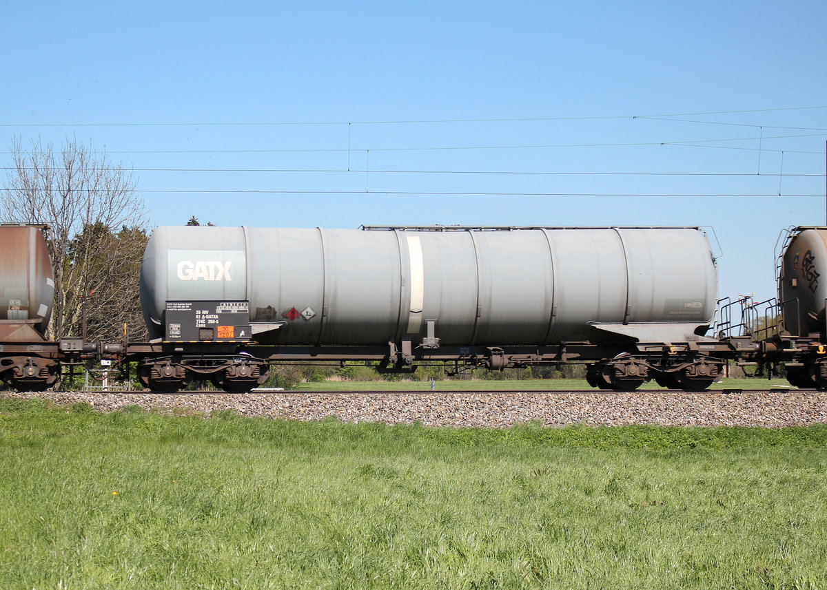 7748 260-5 (Zans) von  GATX  am 29. April 2016 bei Weisham.