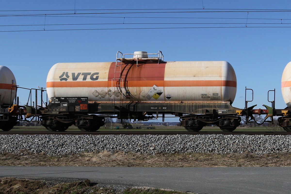 7817 046 (Zags) von  VTG  am 1. Mrz 2020 bei bersee am Chiemsee.