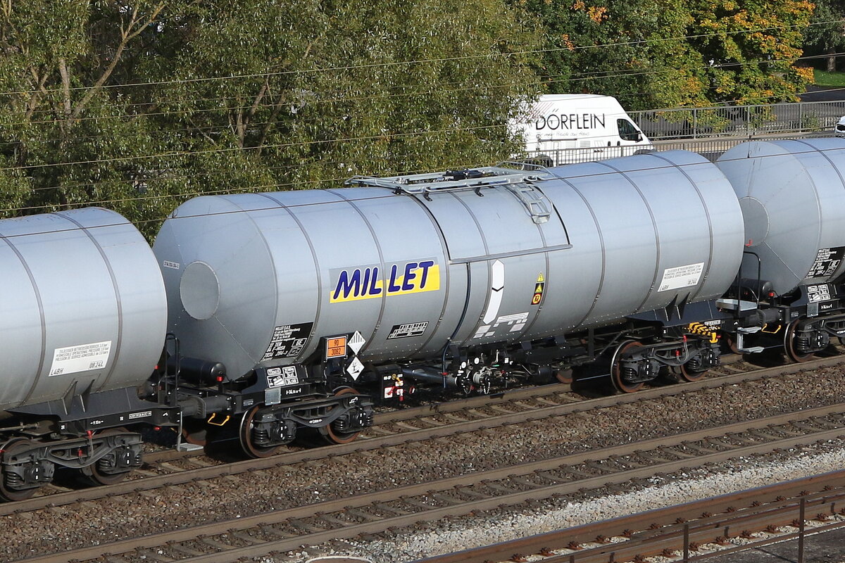 7836 254 (Zans) von  MILLET  am 10. Oktober 2022 bei Gemnden.