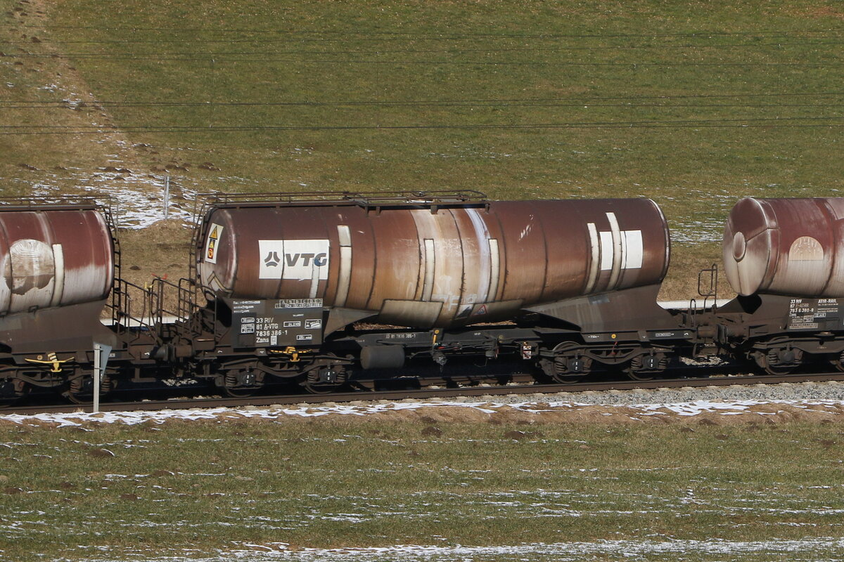 7836 386 (Zans) von  VTG  am 19. Februar 2025 bei Axdorf.