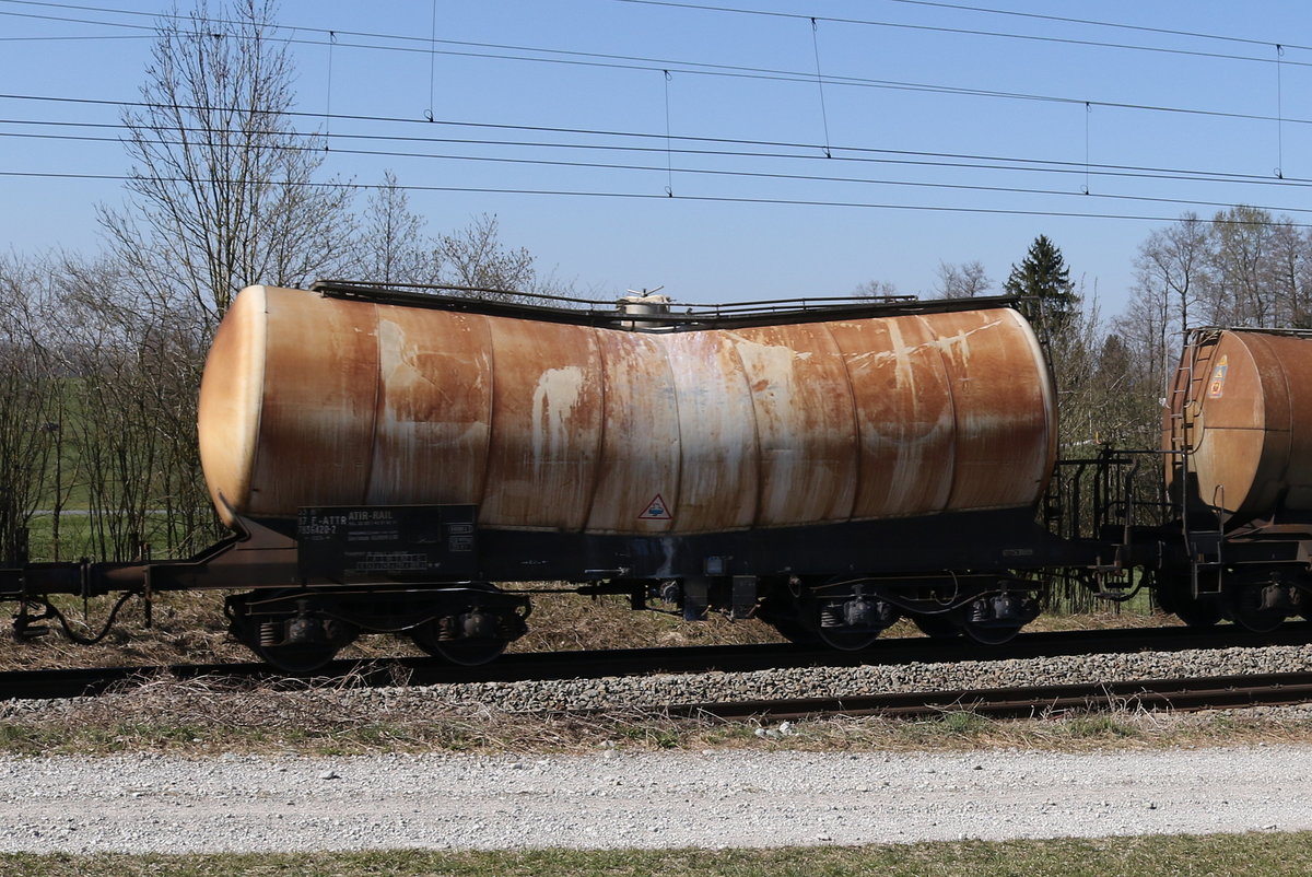 7836 420 (Zans) von  ATIR-Rail  am 5. April 2020 bei Grabensttt.