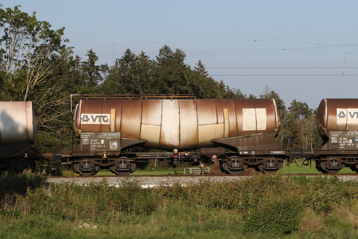 7837 433 (Zans) von  VTG  am 18. September 2024 bei Weisham.
