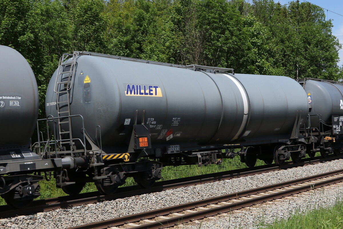 7837 526 (Zans) von  MILLET  am 2. Juni 2021 bei Grabensttt.