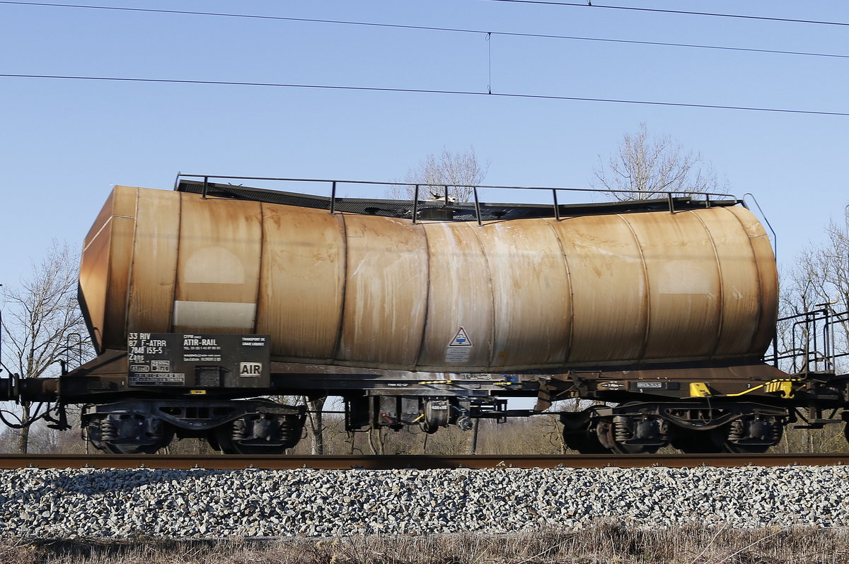 7848 153 (Zans) von  ATIR-Rail  am 30. Dezember 2016 bei Freising.