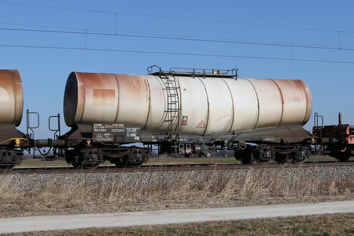 7848 216 (Zans) von  ATIR-Rail  am 28. Februar 2022 bei bersee.