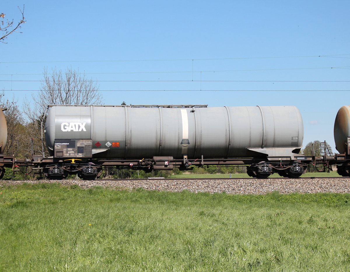7848 354-5 (Zans) von  GATX  am 29. April 2016 bei Weisham.