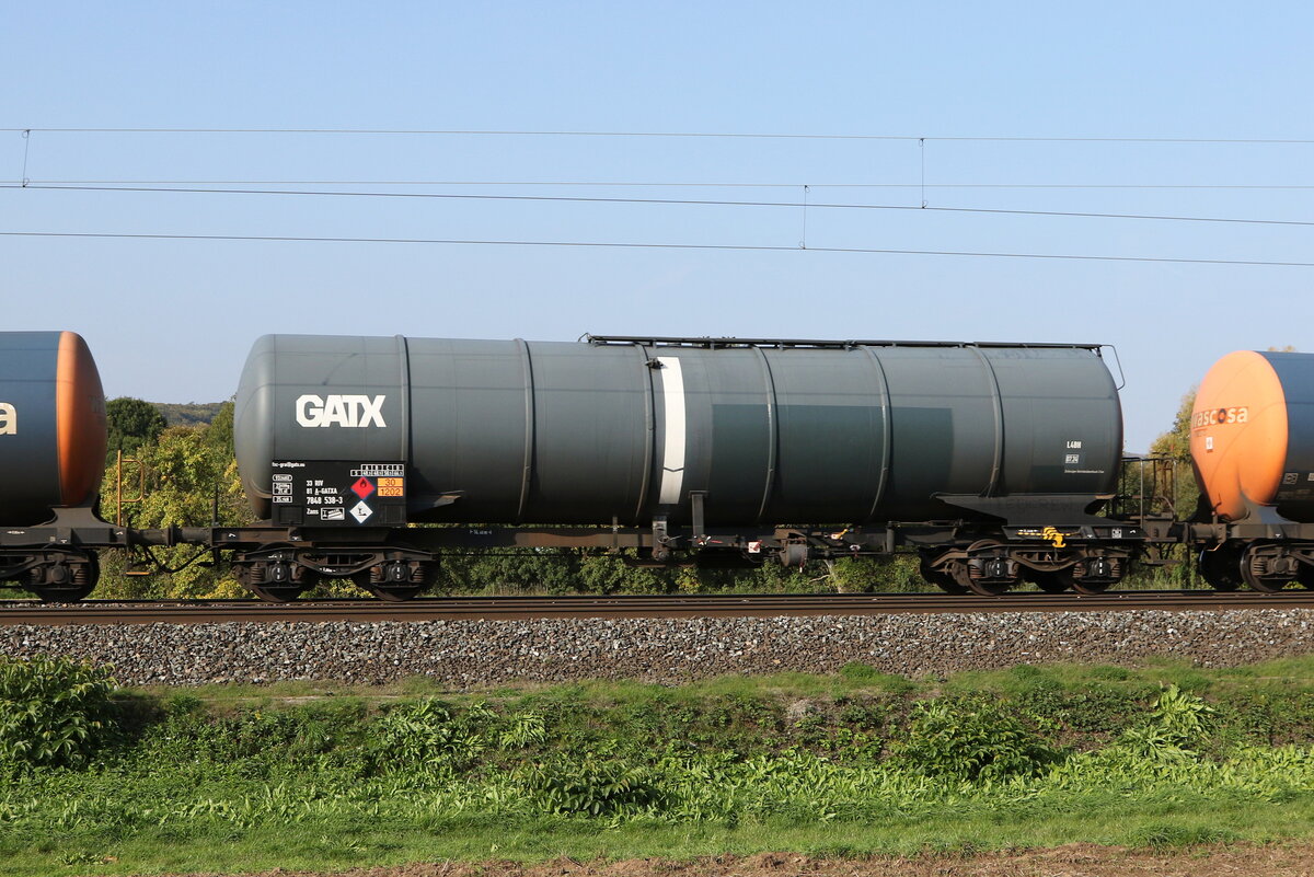 7848 538 (Zans) von  GATX  am 12. Oktober 2022 bei Himmelstadt im Maintal.