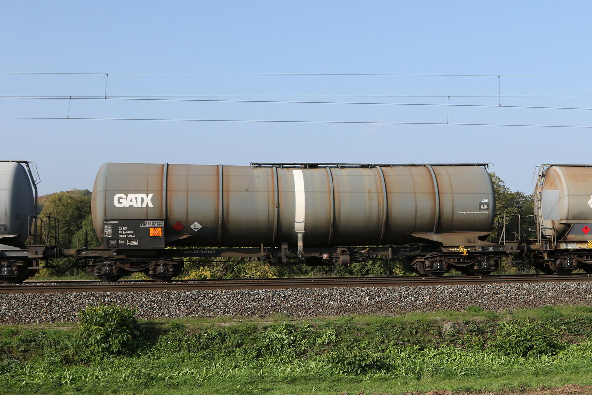 7848 596 (Zans) von  GATX  am 12. Oktober 2022 bei Himmelstadt.