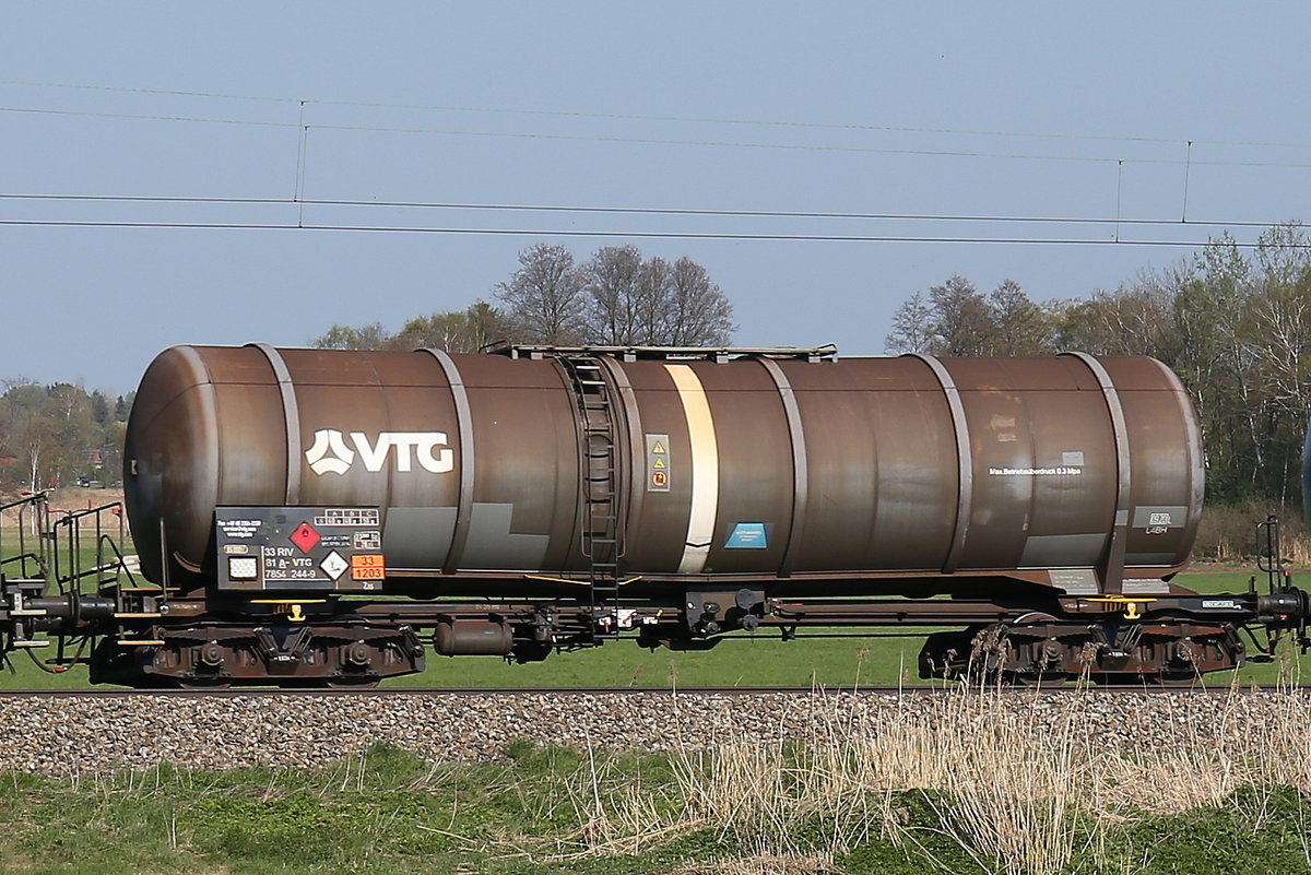 7854 244-9 (Zas) von  VTG  am 9. April 2017 bei Bernau.