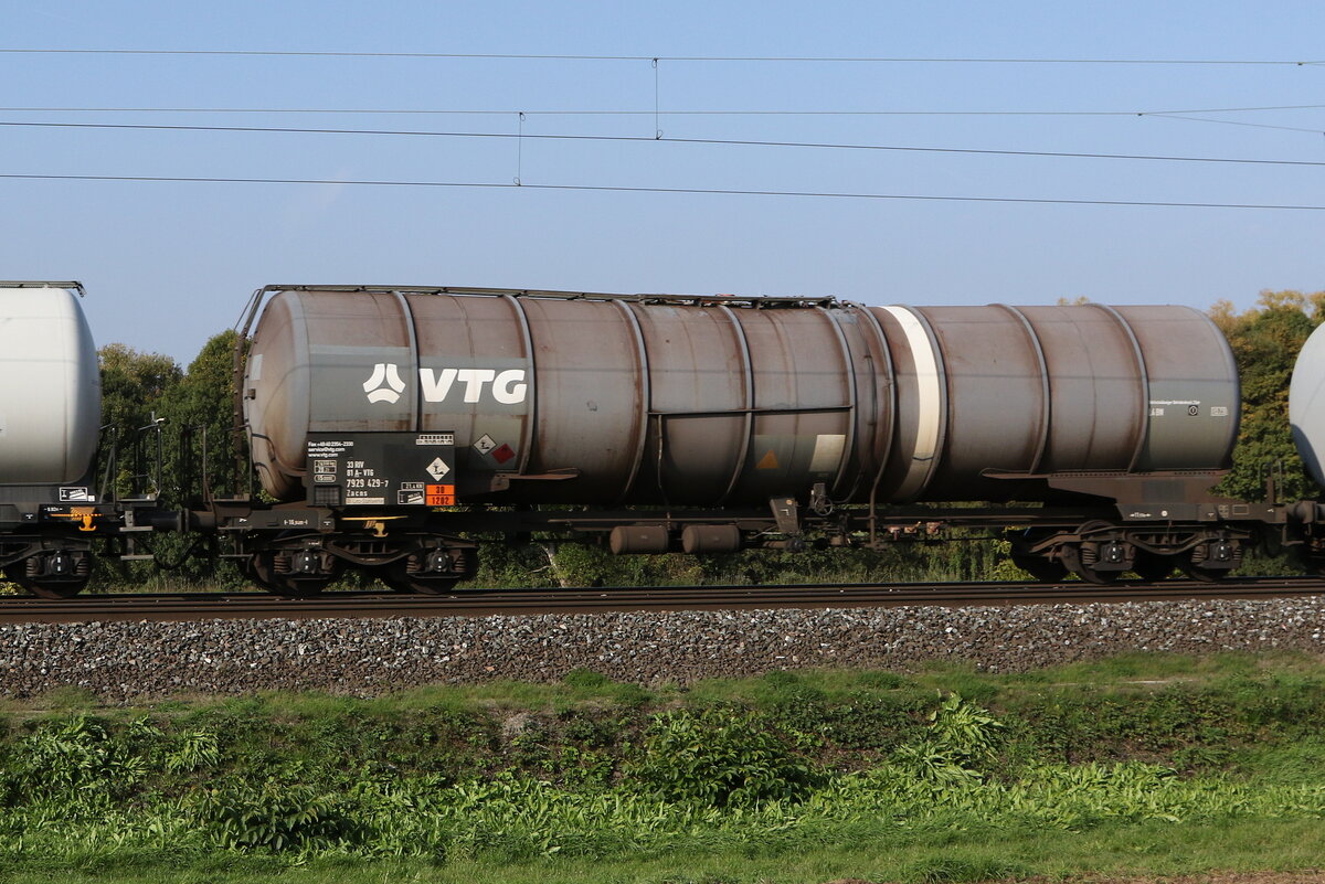 7929 429 (Zacns) von  VTG  am 12. Oktober 2022 bei Himmelstadt.