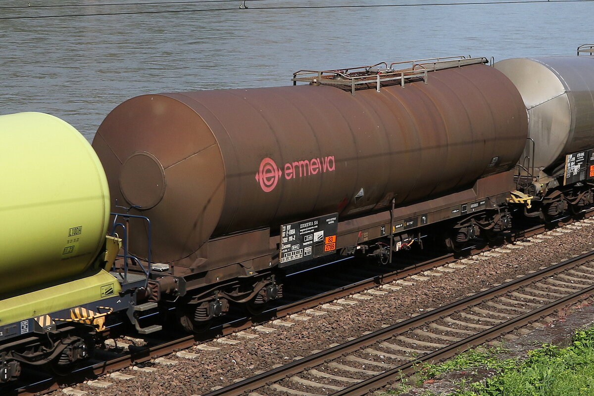 7932 110 (Zacens) von  ERMEWA  am 21. Juli 2021 bei Assmannshausen.