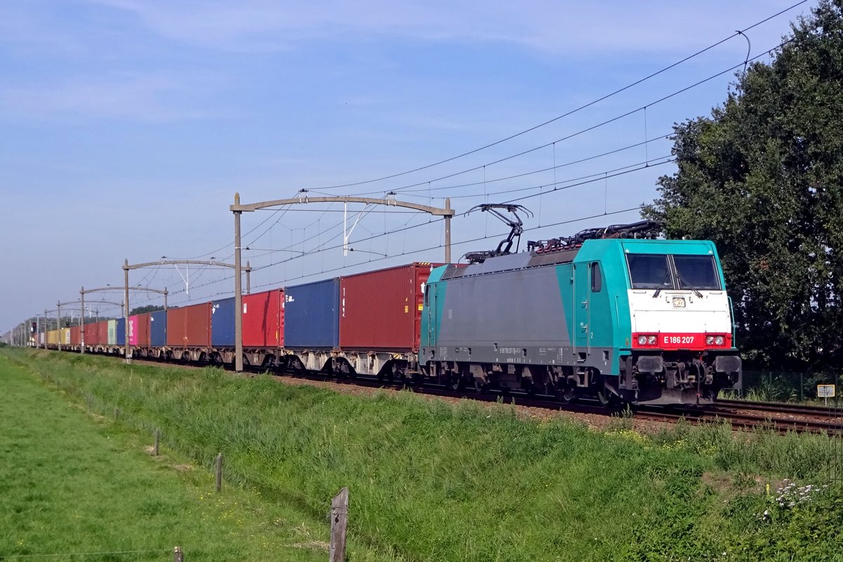 Alpha Trains 186 207 durchfahrt Hulten am 23 Augustus 2019. 