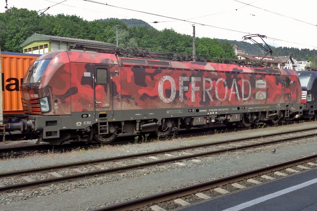 Als 2.Lok in ein KLV treft 193 555 am 18 Mai 2018 in Kufstein ein. 