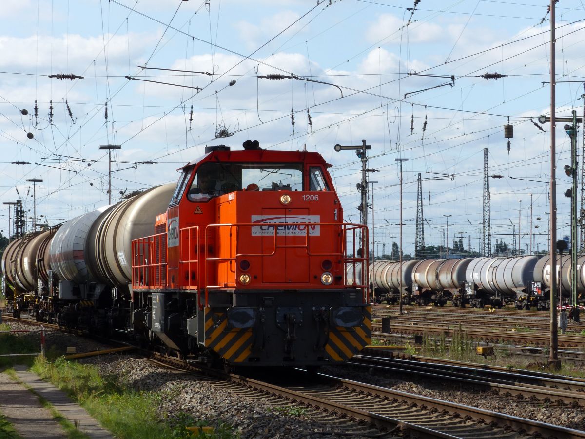 ALS (Alstom Lokomotiven Service GmbH) Diesellok 1275 003-2 (92 80 1275 003-2 D-ALS) vermietet an Chemion Gterbahnhof Oberhausen West 19-09-2019.

ALS (Alstom Lokomotiven Service GmbH) dieselloc 1275 003-2 (92 80 1275 003-2 D-ALS) verhuurd aan Chemion goederenstation Oberhausen West 19-09-2019.