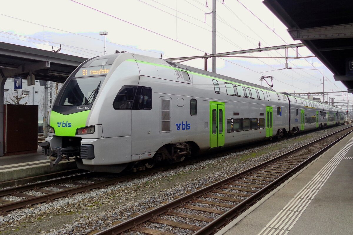 Am 1 Jänner 2019 steht 515 027 in Thun.