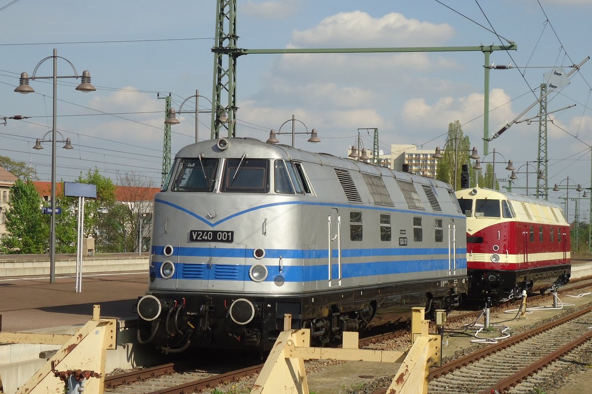 Am 10 April 2014 steht V 240 001 in Dresden Hbf. 