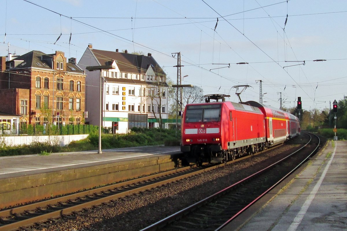 Am 13 April 2014 treft 146 018 in Wesel ein. 