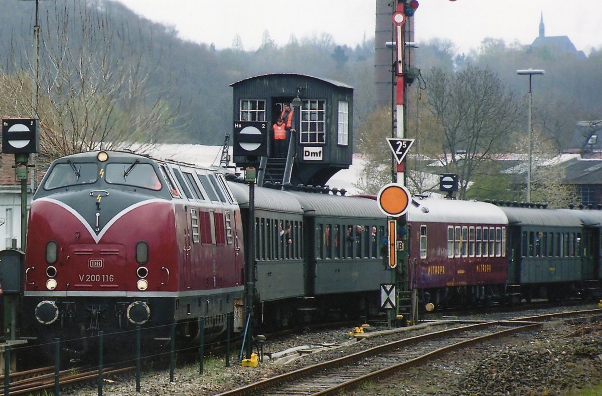 Am 16 April 2009 treft ein Sonderzug mit V 200 007 in Bochum-Dahlhausen ein. 