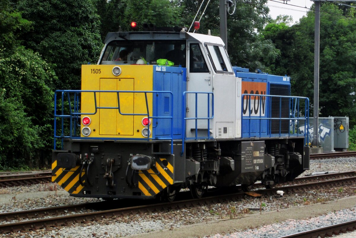 Am 16 Juli 2016 steht LOCON-Benelux 275 612 in Dordrecht. Einige Jahre später ging LOCON-Benelux in die Pleite.