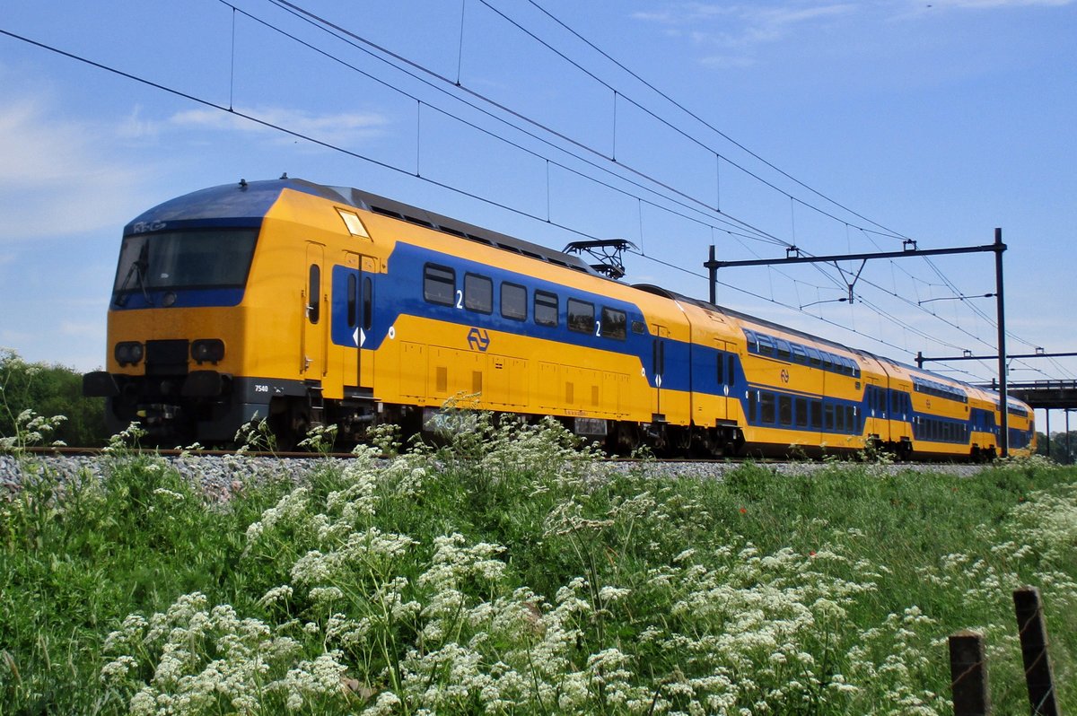 Am 17 Mai 2017 passiert NS 7540 Niftrik.