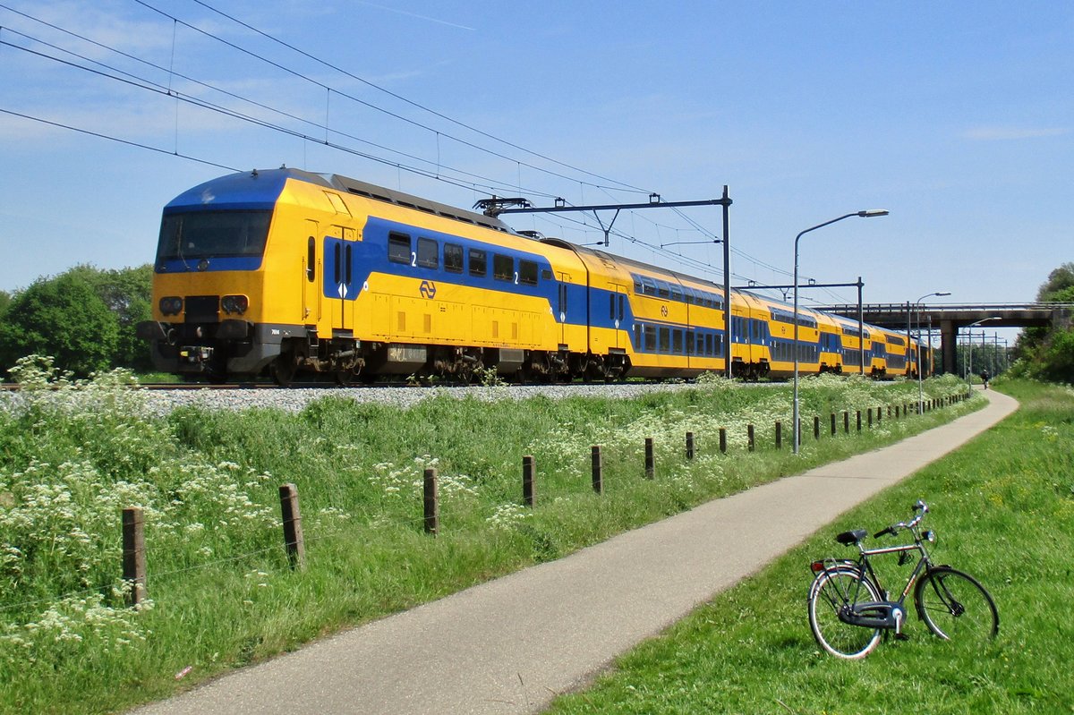 Am 17 Mai 2017 passiert NS 7614 Niftrik.