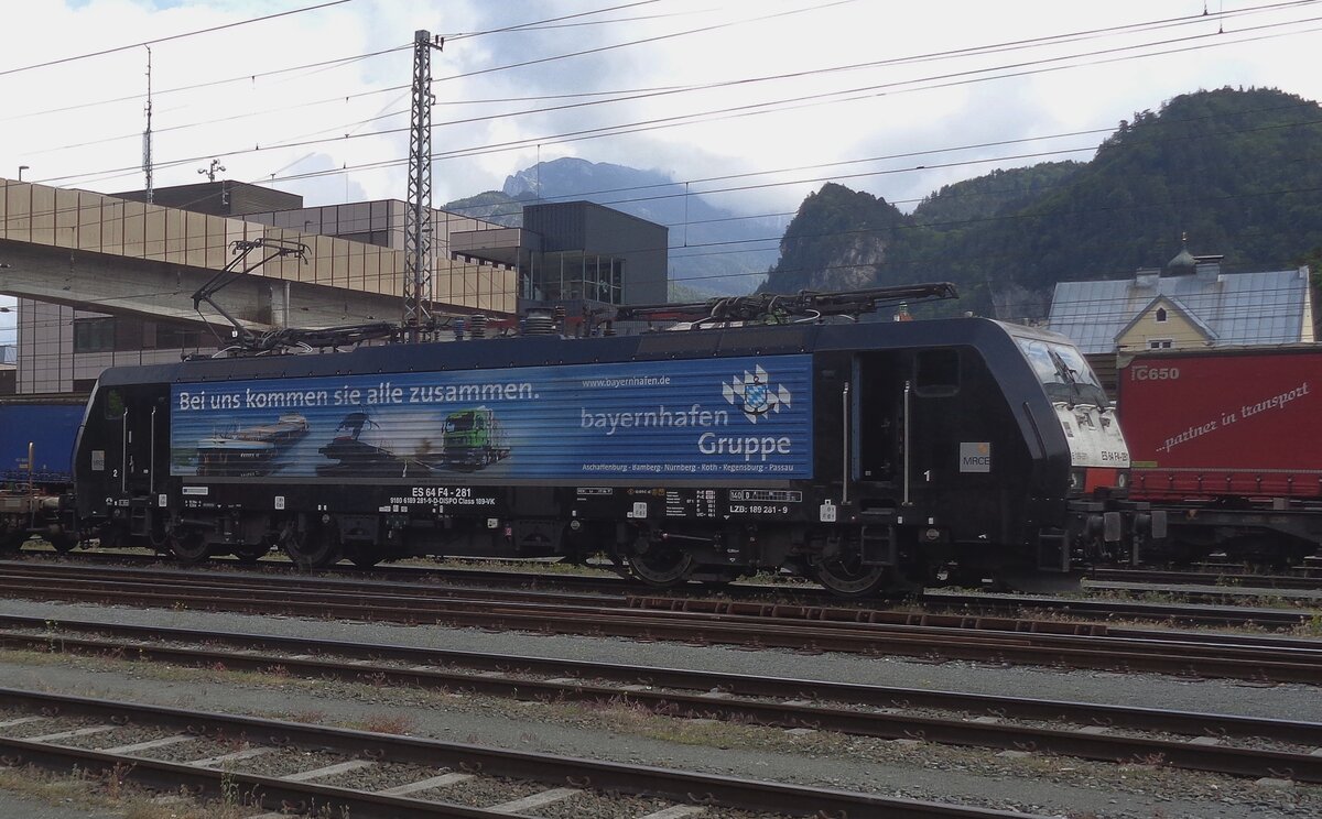 Am 18 Mai 2018 wirbt TX Log 189 281 in Kufstein für die Bayernhafen Gruppe.